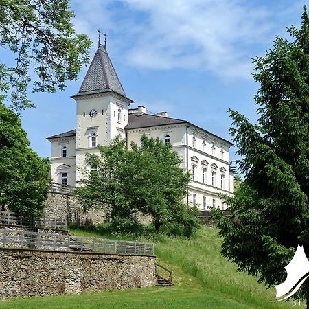 Bildungshaus Schloss Krastowitz Klagenfurt am Woerthersee Exterior foto
