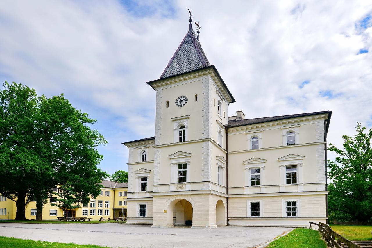 Bildungshaus Schloss Krastowitz Klagenfurt am Woerthersee Exterior foto